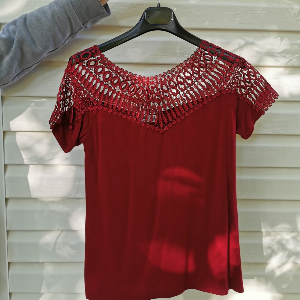 3/10$ Elegant Red Crochet Women Top